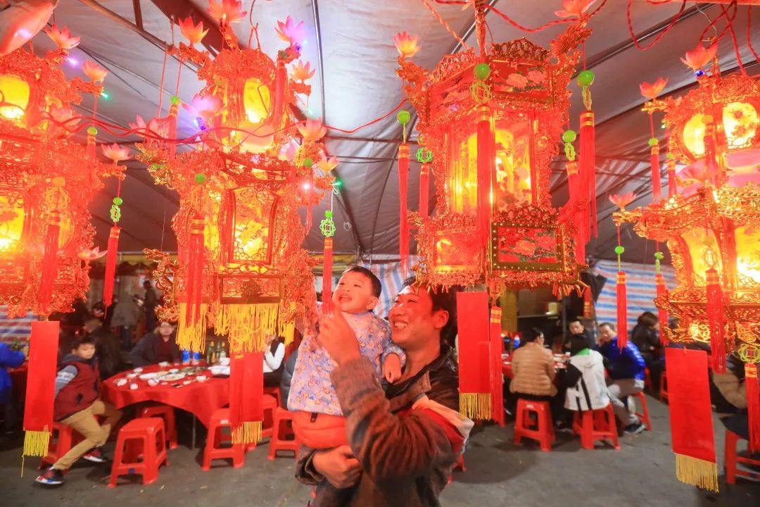 添丁挂灯讨好意头！就在容桂“饮灯酒”→