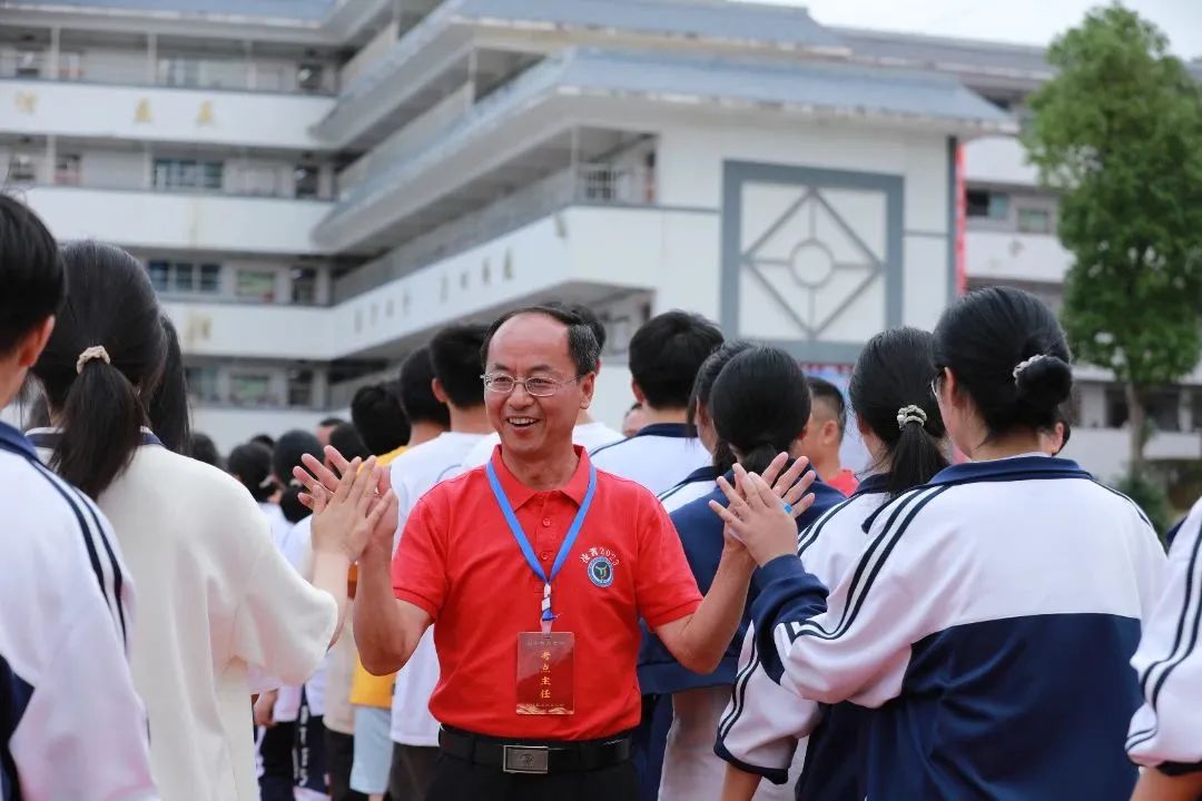 犀利！顺德一中副校长获评“第十批广东省岗位学雷锋标兵”