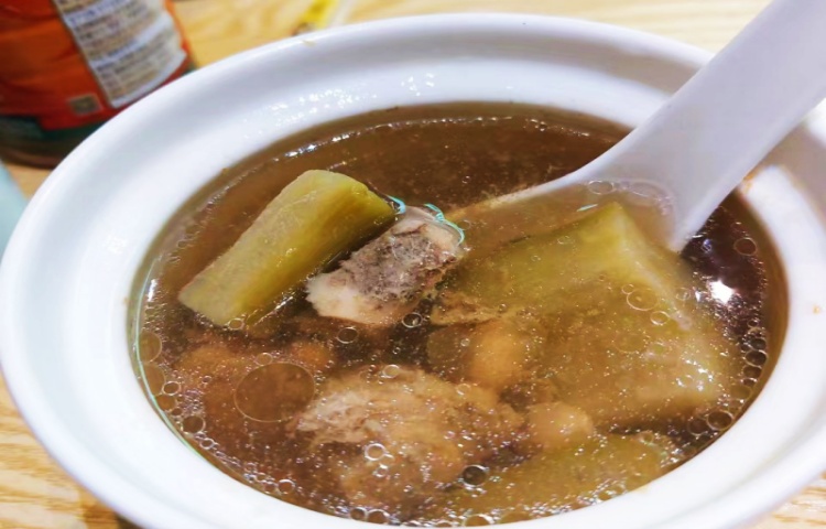 黄豆排骨汤，顺德人饭桌上总能看到它！