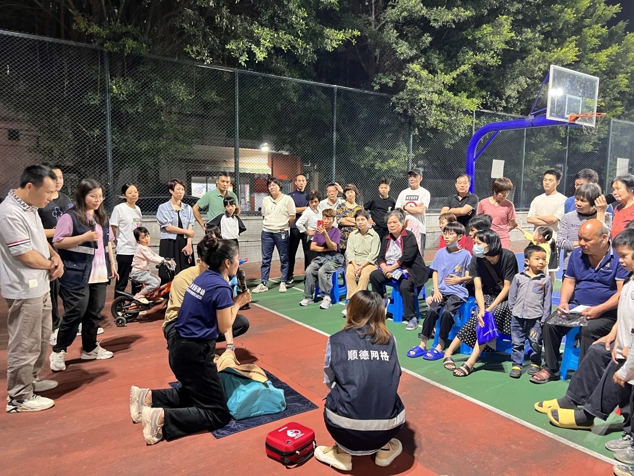 容桂幸福社区：“救命神器”AED上岗，护航群众生命安全！