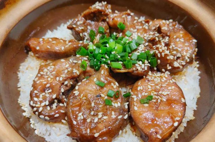 一煲鲜香满屋飘！塘鲺煲仔饭，谁能拒绝？
