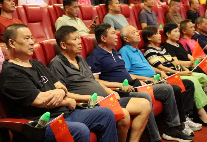 影院里的爱国教育，激发大良退役军人爱党爱国情怀
