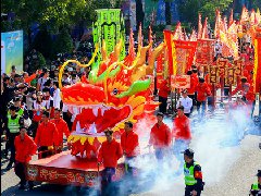 本周末，龙舟大奖赛+祈福巡游嗨翻顺德！