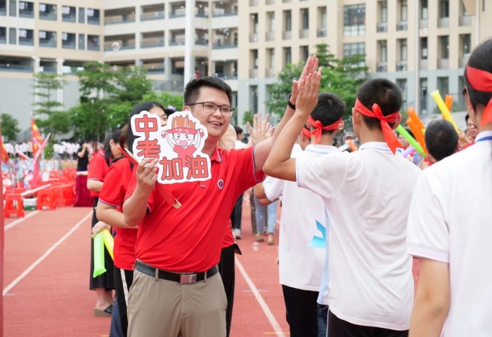 鏖战三十天！伍蒋惠芳中学举行中考冲刺大会