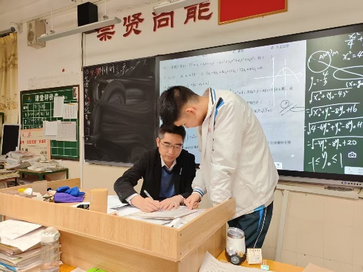 龙江中学高考④： 高考守护神！龙中教师“双星”震撼坚守