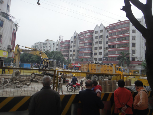 商户阻挠施工，勒流建设西路施工或再延期