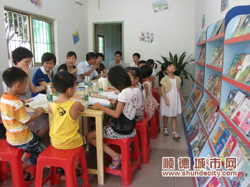 儿童书阁家庭又壮大 全民阅读在靠近