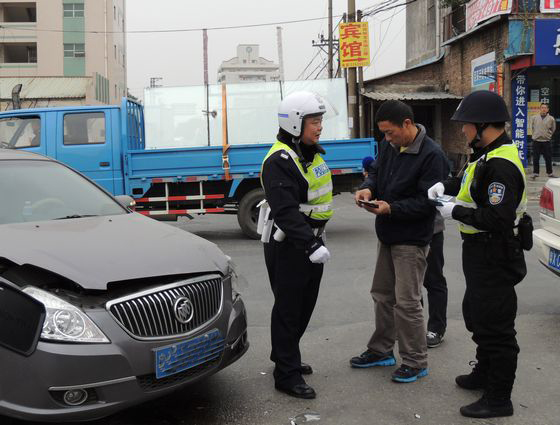 200多名交巡警，为市民筑起安全线
