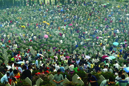 顺德清明祭祀：拜山吃甘蔗