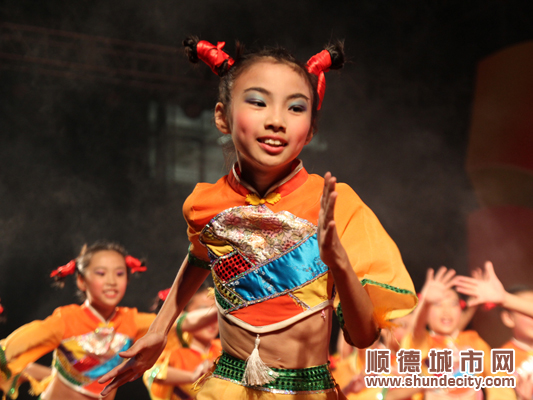 全校齐参与，小学生才艺不得了