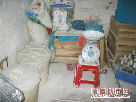 发霉大豆作原料，黑心豆腐作坊被端了