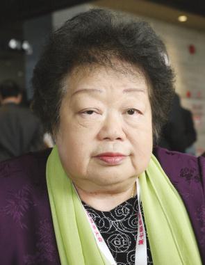 余霍瑞珍：把家乡装在心里