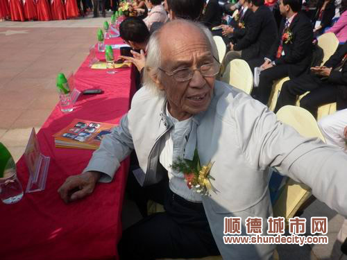 曹崇恩：李小龙铜像只属于均安