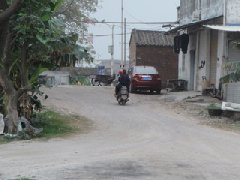 西岸一街好崎岖，近期将获修复