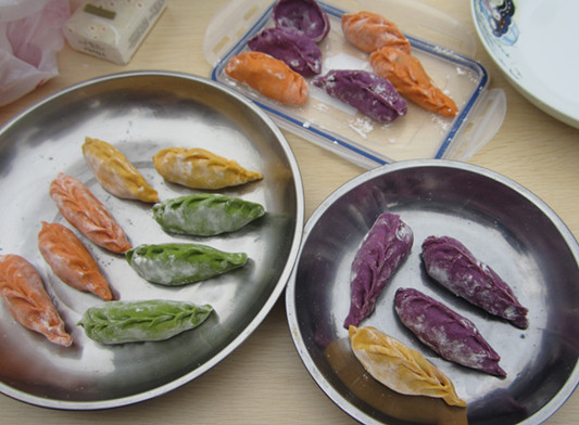 杏坛办亲子美食大赛，四色饺子吸睛