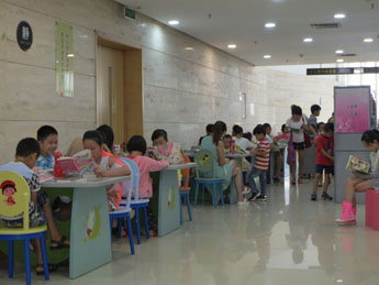 顺德图书馆书香满溢，孩子暑假好去处