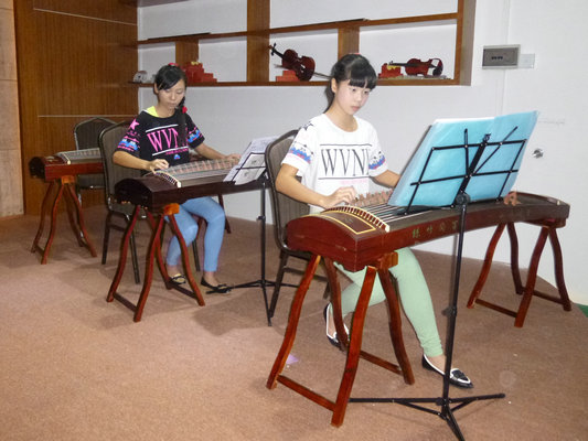 龙江：里海片区办了一个少年曲艺社