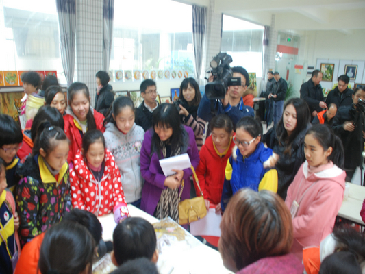 陈村：小学生学习掐丝珐琅残疾人精神