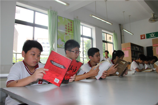 昨日开始，养正学校有了“诚信阅览室”