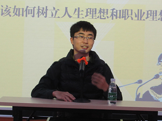 凤城“学霸”：一个人，两个理想