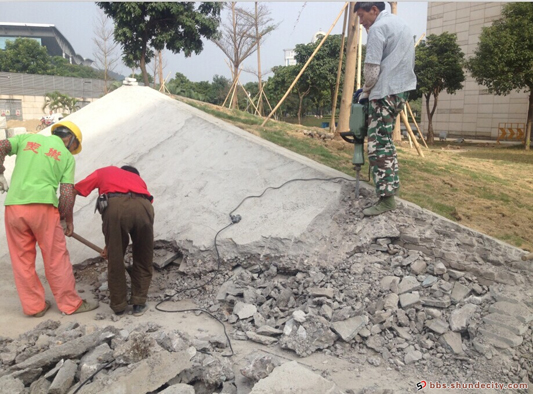 花基建好又拆？原来是未达到要求返工了