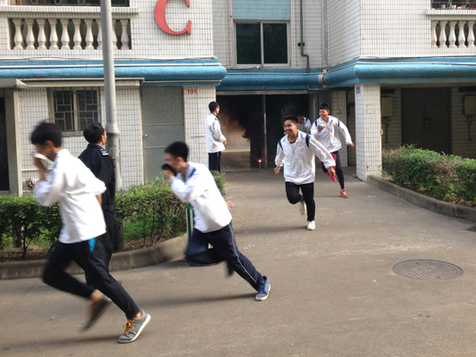 校园起火怎么办？快来学学如何自救逃生