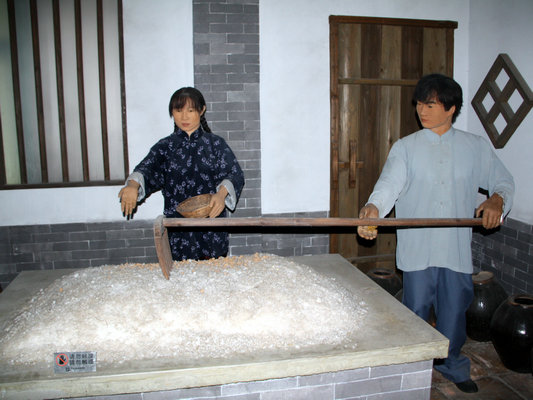 花卉世界跨产业发展，开发养颜“花酒”
