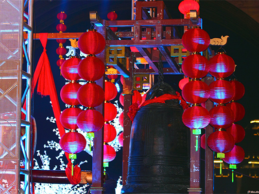 跨年夜情满凤城，6条公交线延长服务
