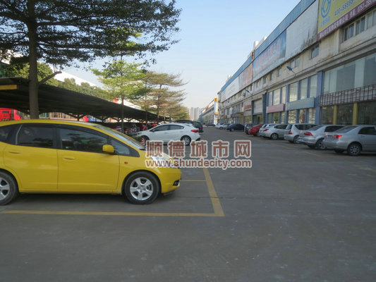 工业区里没有公交站？只是临时调整路线
