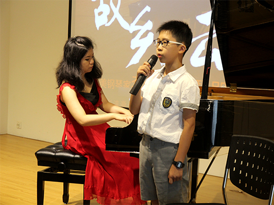 旅美钢琴家即兴演奏：你讲故事我配乐