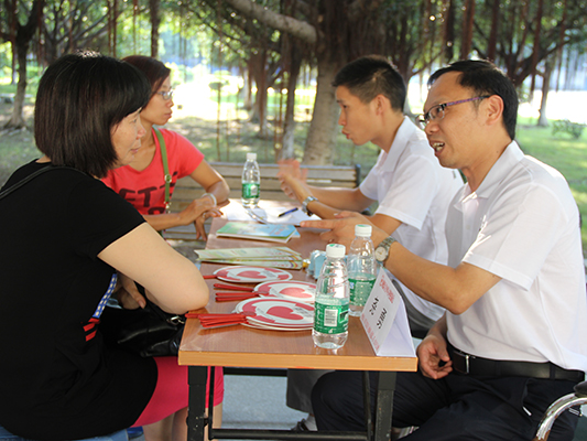 家长们来吧！学会如何和孩子一起成长！