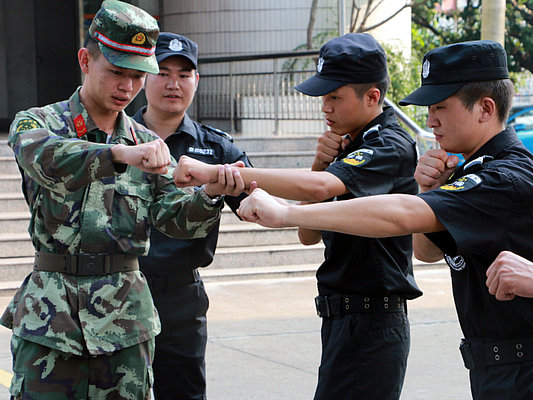 顺德边检也有辅警了，首批在北滘上岗