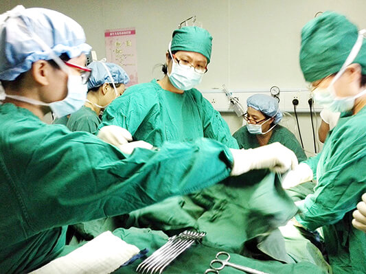 孕妇羊水栓塞命悬一线，生死时速13分钟