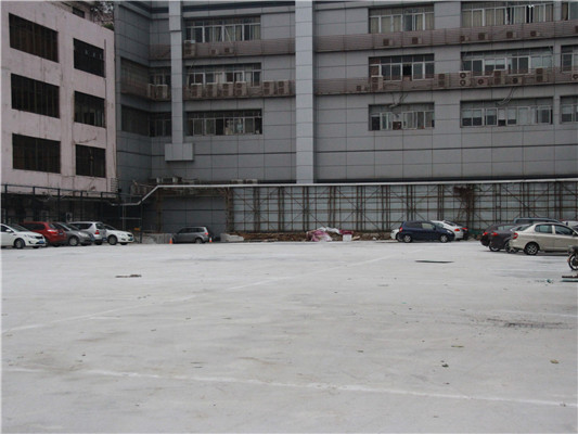 凤城影剧院变停车场，提供约100个车位