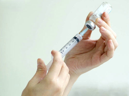 又带涂抹式肉毒杆菌化妆品？被查了