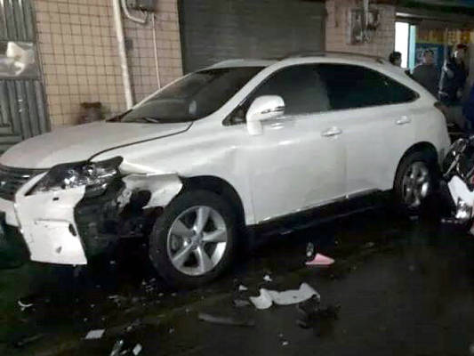 惊！他醉驾疯狂冲撞、刮擦11辆车后逃逸
