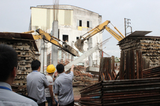 杏坛：违建不停还抢建，依法拆除没商量