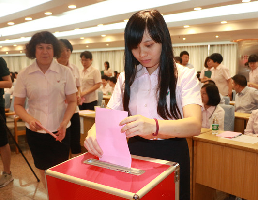 民主话事！第一人民医院自己选出副院长