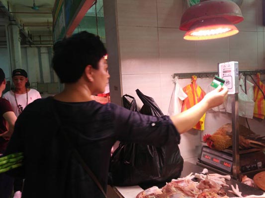 一卡走天下，买菜也可以“刷我滴卡”啦