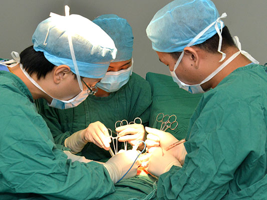 年轻女性得乳腺巨瘤，术后依旧有女人美
