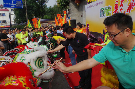 活化古村，顺德龙狮“舞”进碧江金楼