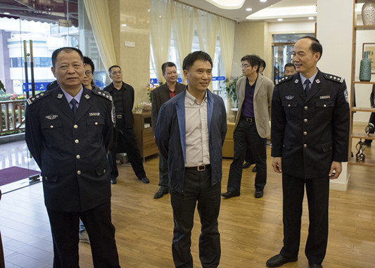 “成绩背后，全赖有你！”区人大点赞公安