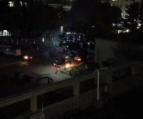 汽车在医院内爆炸，多亏这支“消防队”