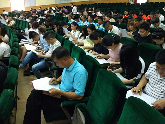 勒流：上课啦！400多名从业人员培训