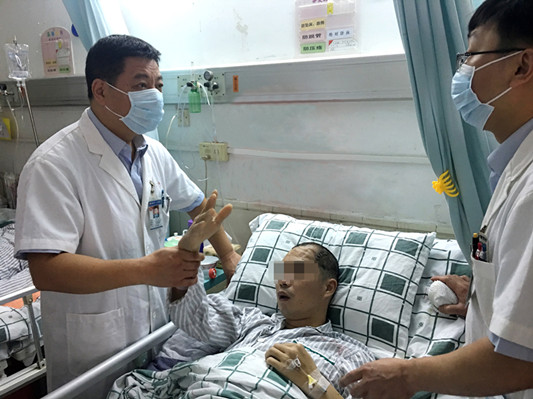 男子脑室巨大肿瘤，6小时手术终被切除