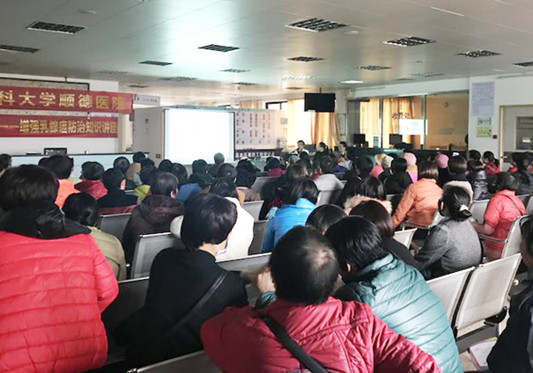 粉红丝带普及女性，乳腺癌要早诊早治