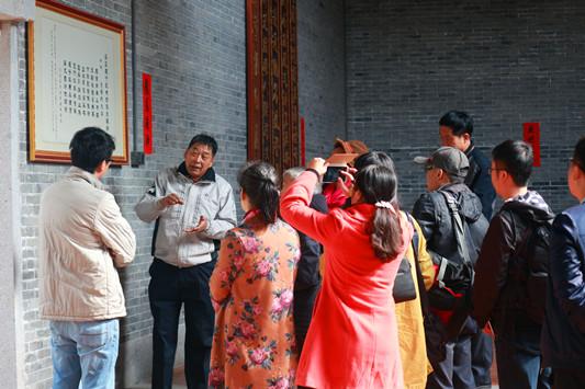 走进千年花乡陈村，诗友寻找创作灵感