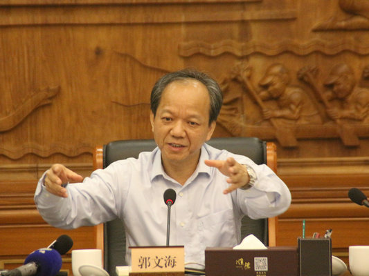 沉着冷静、科学有序地打好村级工业园改造攻坚战