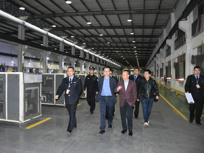 龙江：镇长带队检查，工地、企业开工都要安全