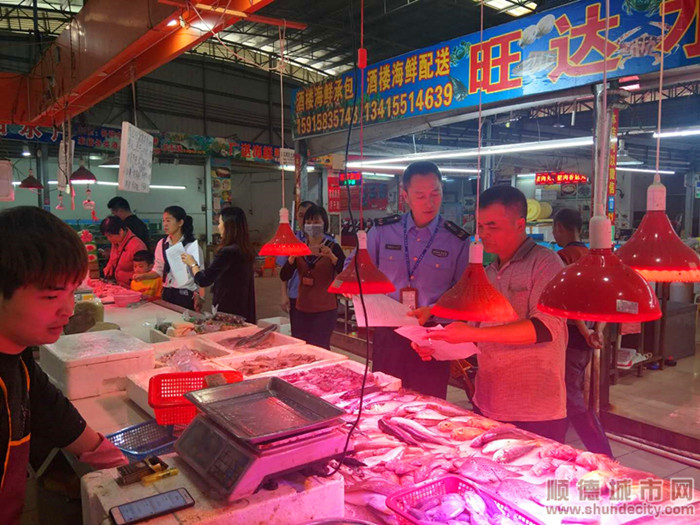 乐从：深入检查农贸市场扫黑除恶工作